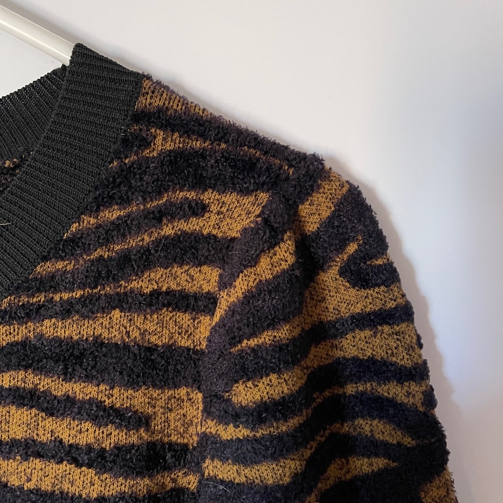 NWT Philosophy‎ Textured Animal Print Sweater Size M - Picture 2 of 8